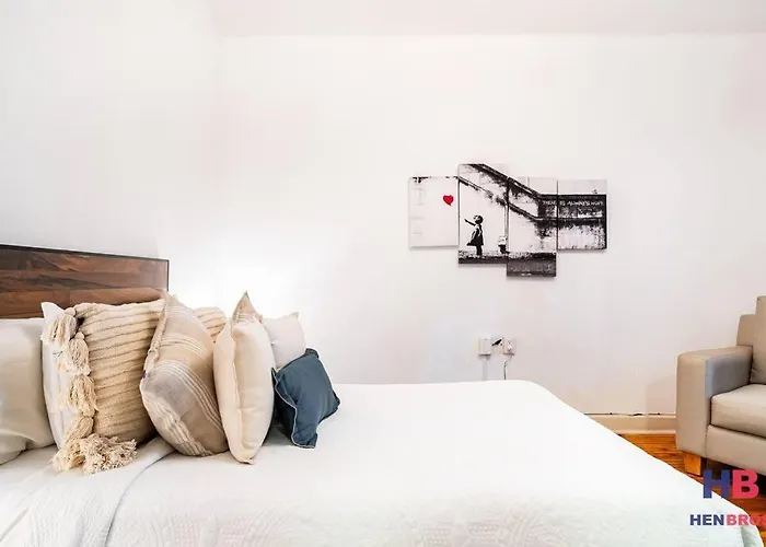 Hermosa Casa Remodelada Con Terraza Privada
